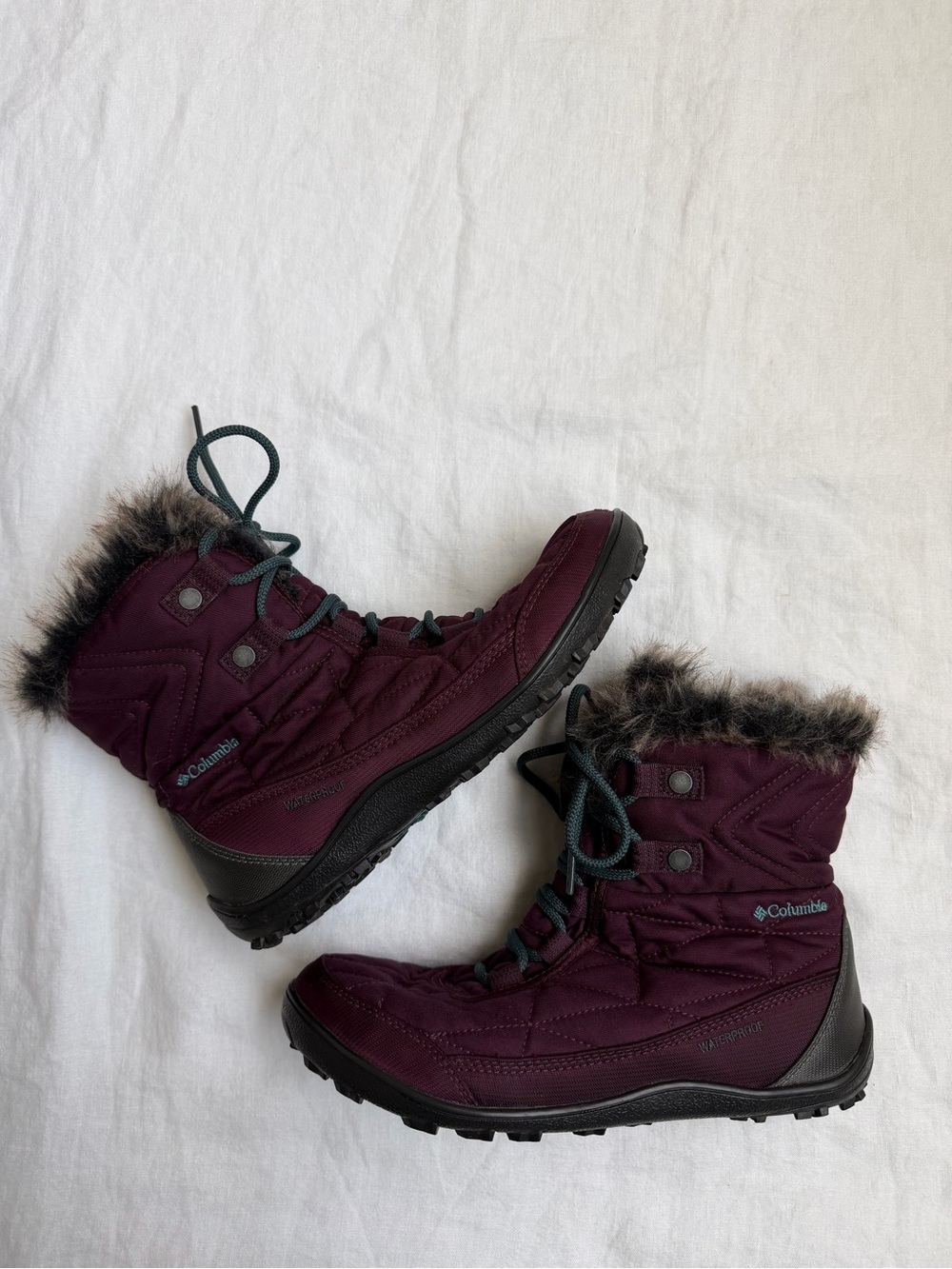 Columbia Women’s Faux Fur Waterproof Snow Boots 8.5